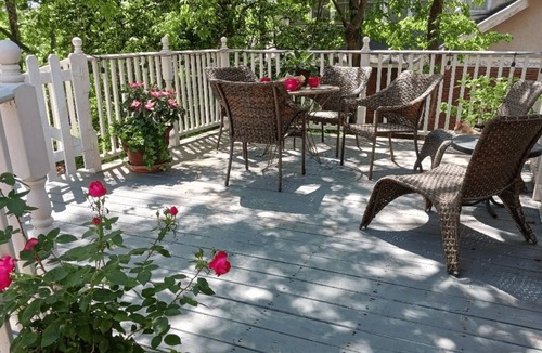 East of Broadway Cabin | Spacious Downtown Cottage with Roof-Top Patio