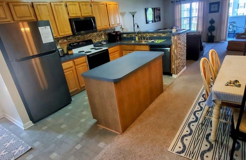 Rehoboth Beach Condo | SPACIOUS LAKESIDE CONDO, POOL & TENNIS, NEAR BIKE TRAIL, OUTLETS, & RESTAURANTS