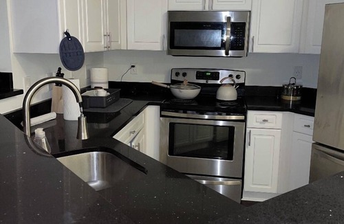 Hackensack House | Spacious Modern Apartment, 25MIN NYC!