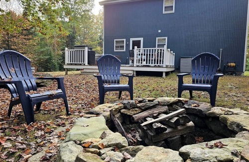 Bath Cabin | Spacious Mountain Cabin with Hot Tub & Fire Pit near White Mountains, New Hampshire