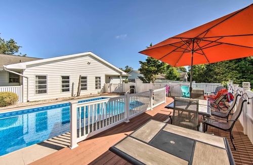 Palmyra House | Spacious Palmyra Home w/Fire Pit & Deck!