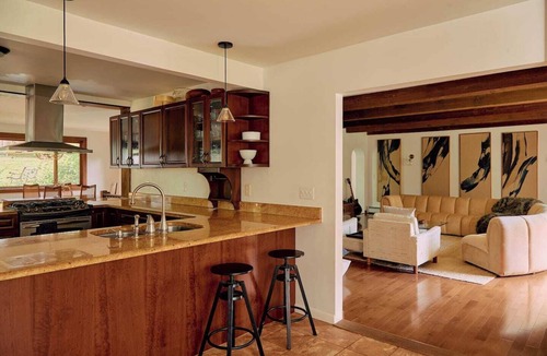Bearsville House | Spacious Private Retreat w. Pool + Fireplace