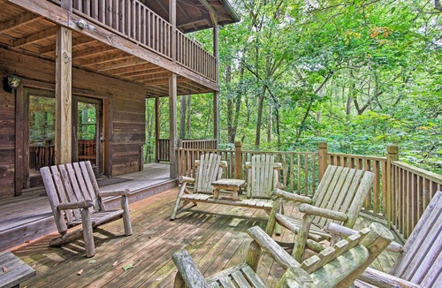 Maysville Cabin | Spacious & Secluded Cabin: 25 Mi to Bentonville!