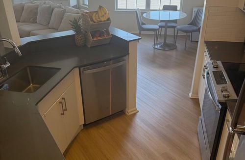 West New York Apartment | Spacious WATERFRONT CITY VIEW 3-bedroom apt 15 min from city and metlife