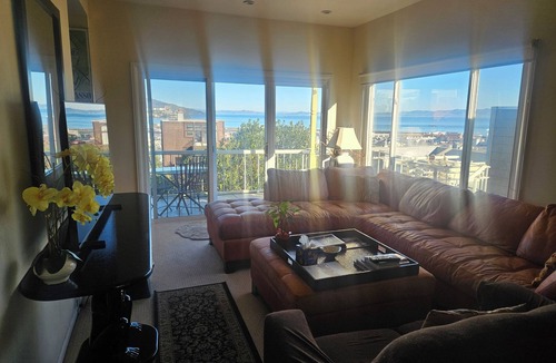 Fisherman's Wharf Apartment | Spectacular Bay and City Views