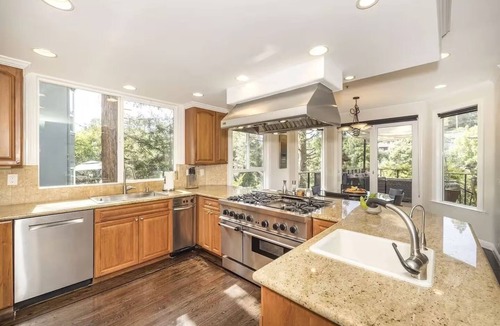 Emerald Hills House | Spectacular Valley Views 6-bedroom house with WiFi, AC in charming Emerald Hills