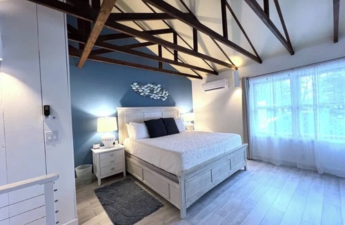 Rehoboth Beach Hotel | Starfish Room — Coastal Luxury & Romantic Comfort at Mar Bella