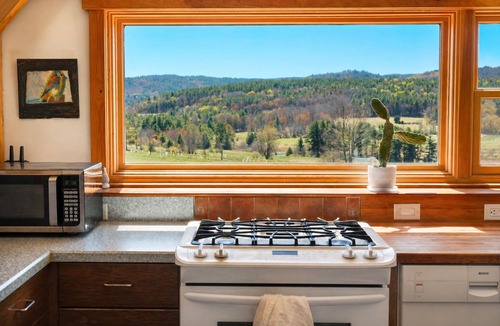 Hoosick Falls Other | Stay on a working blueberry and lavender farm! Beautiful views! Close to nature!