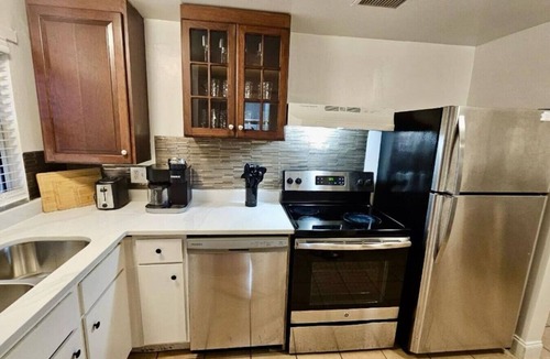Home Park House | Steps to Midtown Fun - Sleeps 9