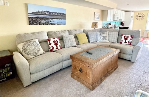 Hampton House | Still Available Sept 23-30 2026 & Winter rental Nov.1, 2026-June 2027