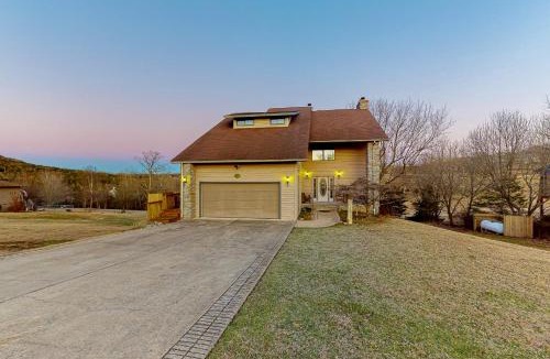 Eureka Springs House | Stone Decks Lodge