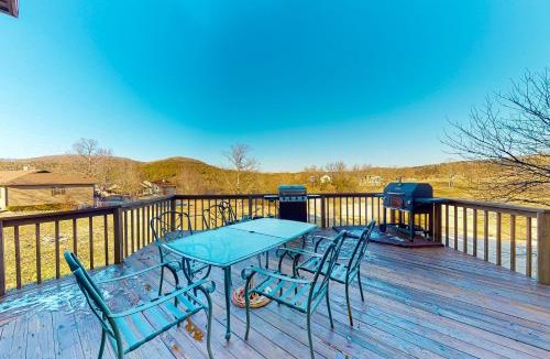 Eureka Springs House | Stone Decks Lodge