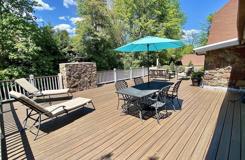 West Nyack House | Stonehaven: 1924 Modernized Estate. Easy Access NYC. 30 min from World Cup Final