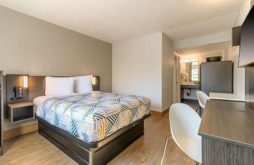 Hayward Hotel | Studio 6 Hayward, CA Silicon Valley Gateway