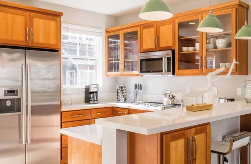 Fillmore District House | STUNNING EXECUTIVE 3 BEDROOM HOME WITH ATTACHED GARAGE