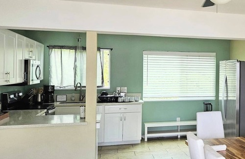 Punaluu House | Stunning Oceanfront/Mountain Views Home - 30+ Days
