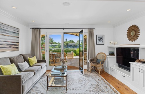 Napa House | Stunning Riverfront Property: Outdoor Oasis, BBQ, Chef's Kitchen