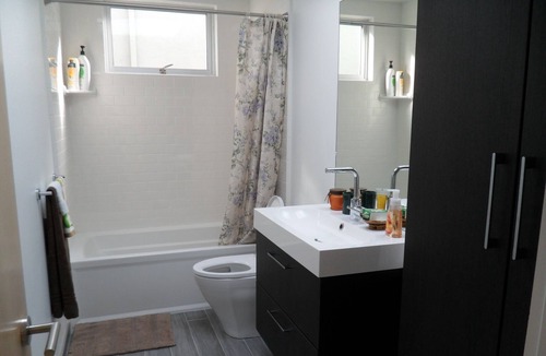 Sherwood Forest House | Stunning View 3 Bd 2 Ba House suitable for business, family vacation travelers.