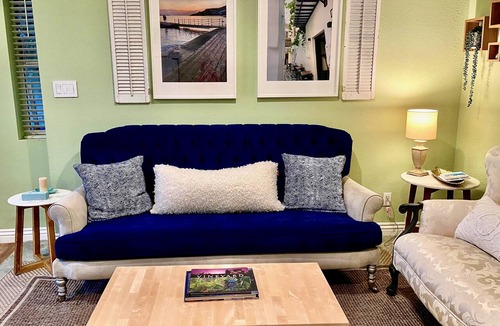 El Granada Apartment | Stylish Seaside Guest House, Walking to Beach