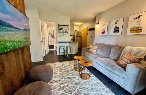 Great Valley Condo | Summer Adventure Condo - Golf, Hike & Explore