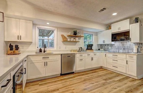 Stone Mountain House | Summer Escape with a Private Pool Perfect for Families, Spacious, Great Location