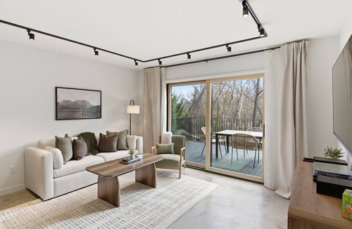 Bentonville Cabin | Summit at Black Apple | On NWA Trail | Downtown