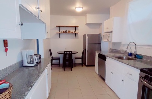 Central Richmond House | Sunny SF House w/Parking, Great Location, Spacious and Convenient to Everything