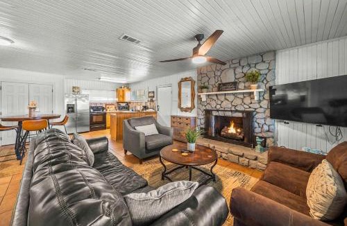 Mid America House | Sunset Shore Cottage