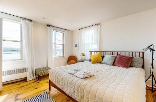 Wiscasset House | Sweeping Sheepscot River views in newly renovated 200 year old Wiscasset home