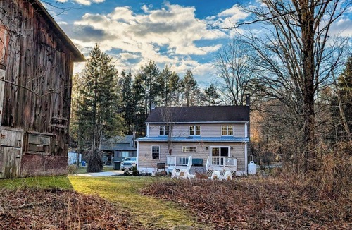 Callicoon House | Swimming Hole, OMG Game Barn, Hot Tub, 2 Creeks
