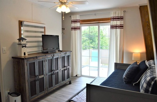 Gamaliel Cottage | Take It Easy Resort - Cottage #78, Norfork Lake Cabin w/Dock Slip, Walk to Water