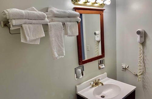 Central Nyack Hotel | Tappan Zee Hotel