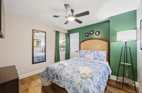 East Point Villa | The 6BR Atlanta Retreat House-Poolside Comfort & Playful Vibes sleeps 28