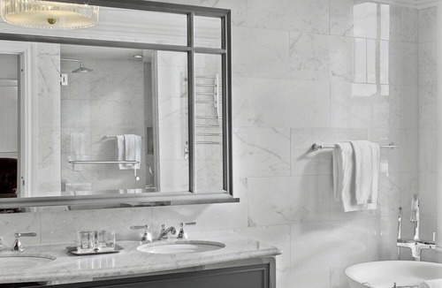 Saratoga Springs Hotel | The Adelphi Hotel