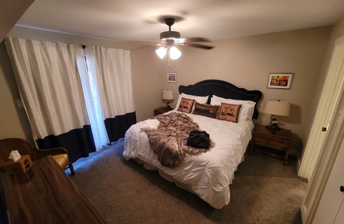 Mount Ida Resort | The "BEAR DEN" on Lake Ouachita at Mtn Harbor Resort 2BR w/many amenities