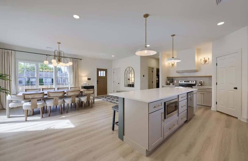Hummelstown House | The Cocoa Chateau