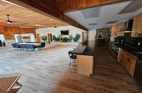 Monticello House | The Compound by Malon Villas