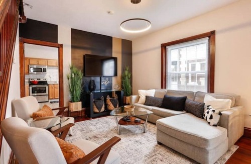 Bethlehem House | The Downtown Hound: An unrivaled haven of comfort & luxury in heart of Bethlehem