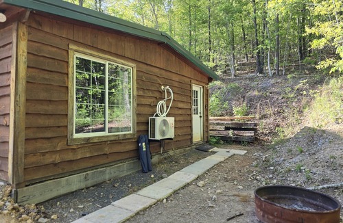 Board Camp Cabin | The Golden Eagle Cabin