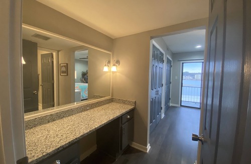 Lake Hamilton Condo | The Landing condo lakefront 7South 2BR 2BA balcony w boat slip beautiful view