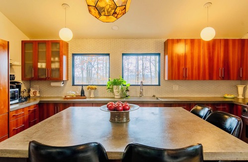 Newburgh House | The Mod Eco-Chic Retreat central to Bethel-West Point -Beacon-Hiking