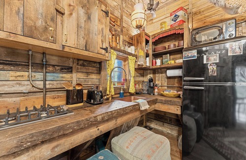 Jasper Cabin | The Outpost Cabin