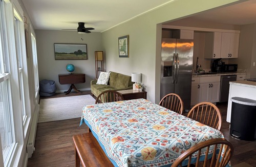 Valois House | The Riesling Ranch - Wine Trail, Vineyards, Breweries, Hiking