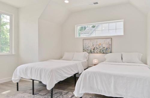 Central Davis House | The Salma Plan: 4BR/3.5BA, 2600 Sq Ft, Near Campus
