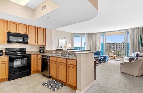 Indian Bayou Condo | The 'Salty Palm' vacation rental located in Destin, Florida with Ocean Views.