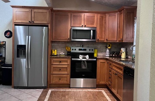 Holiday Island Apartment | The Sunset Perch | Pet-Friendly + Deck