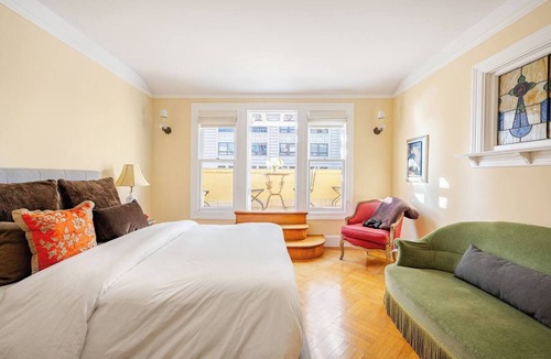 Nob Hill Cabin | The Tony Bennett Suite, with private balcony, atop of Nob Hill
