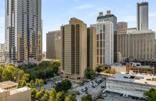 Peachtree Center Condo | The VFT Crown Suite-Downtown Atlanta Location