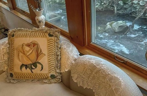 Circleville Cabin | The Water House - Winter Spa on a Cascading Brook