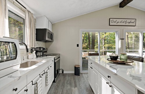 The Woods Cottage | The Woods, Romantic Mountain escape with hot-tub under the stars!